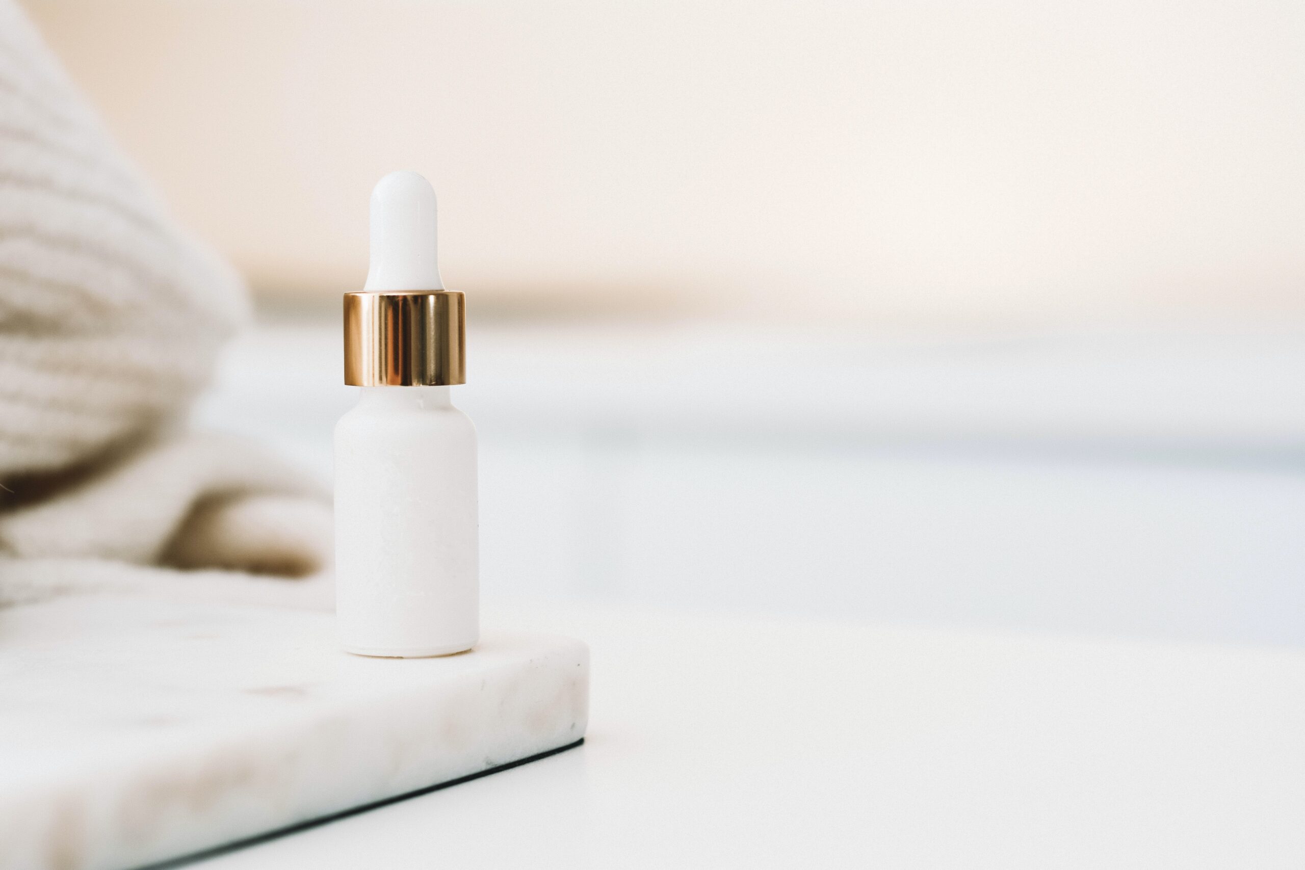 Retinoids 101: The Science, Benefits & Differences Between Retinol, Tretinoin, and Retinaldehyde